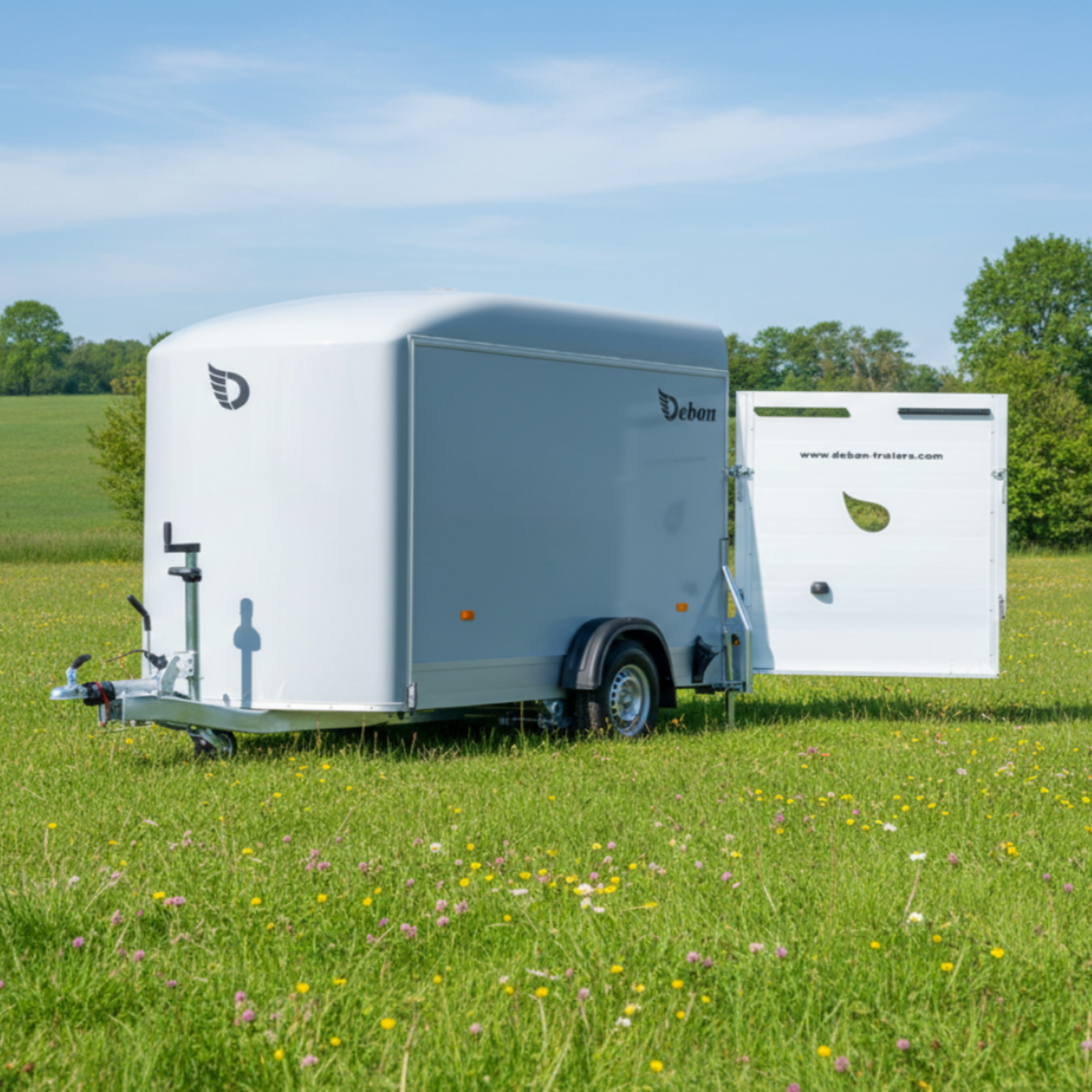 Debon Remorque caisson spacieuse avec suspensions individuelles