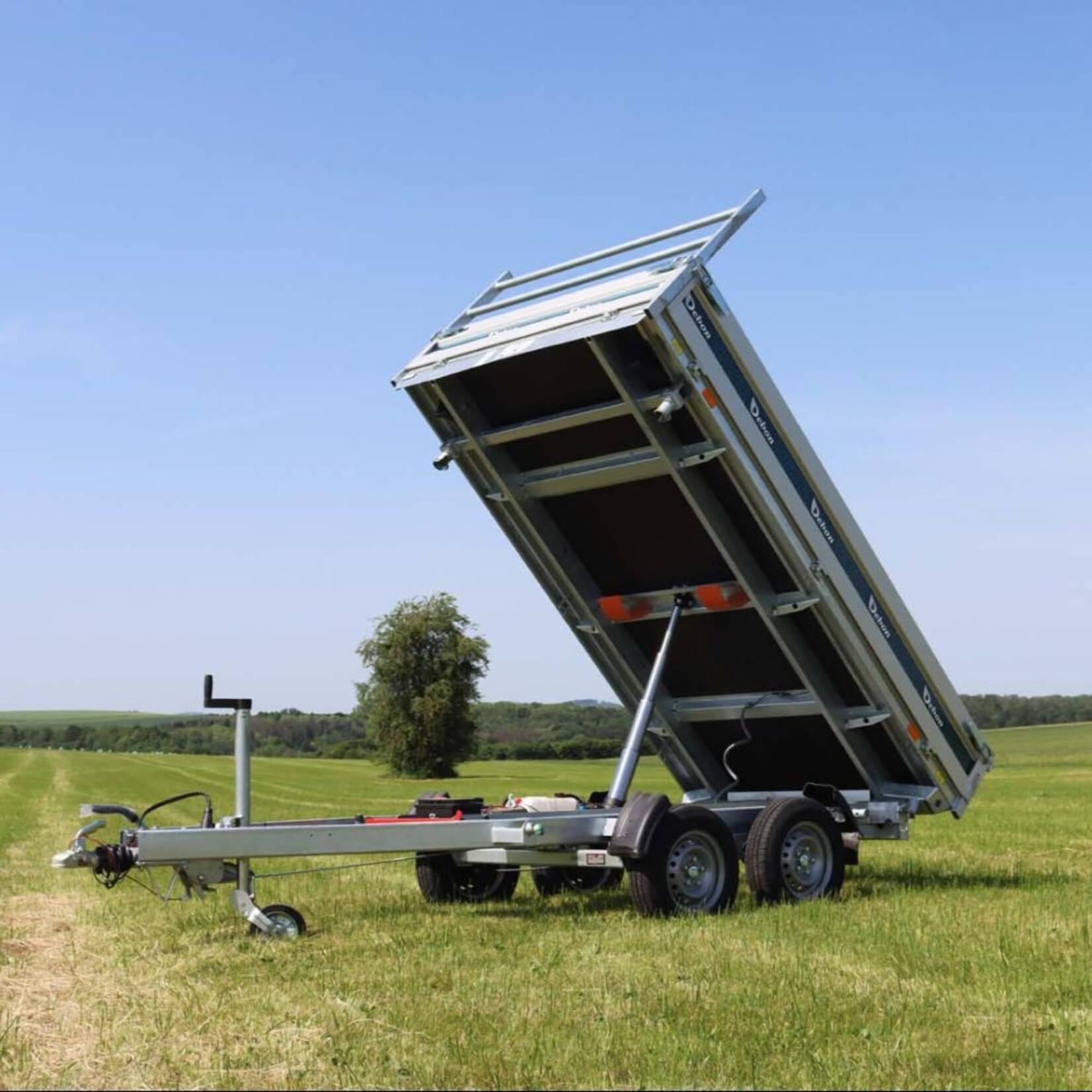 Debon Tri-benne PW2 - avec pompe électrique