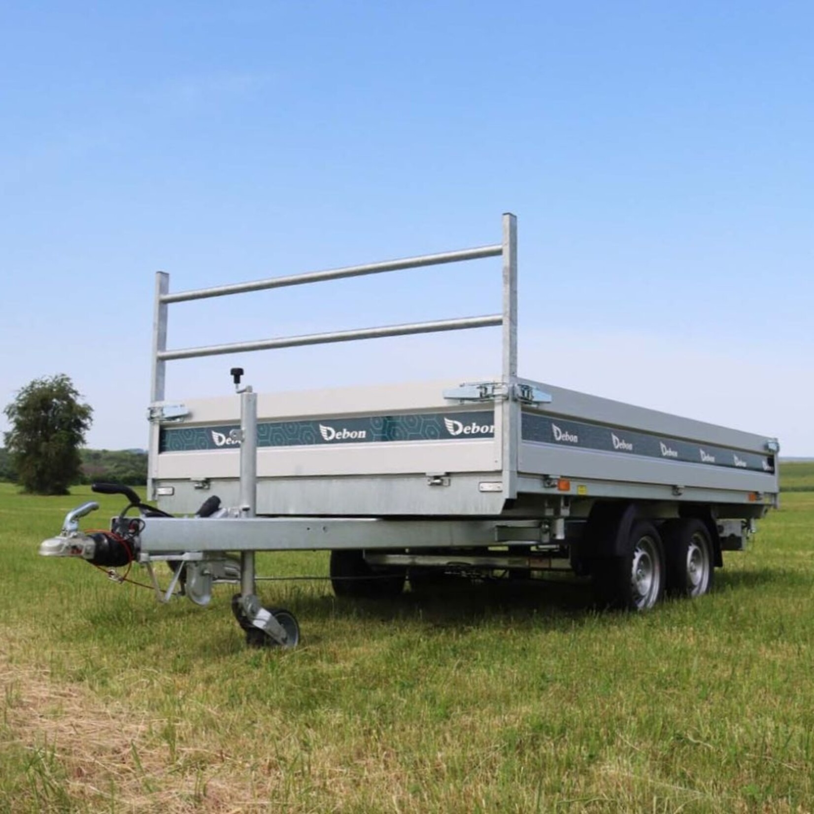 Debon Dreiseitenkipper PW3 mit Elektro-Pumpe