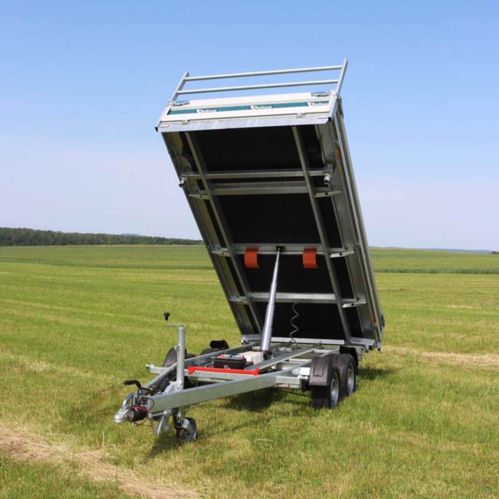 Debon Dreiseitenkipper PW3 mit Elektro-Pumpe