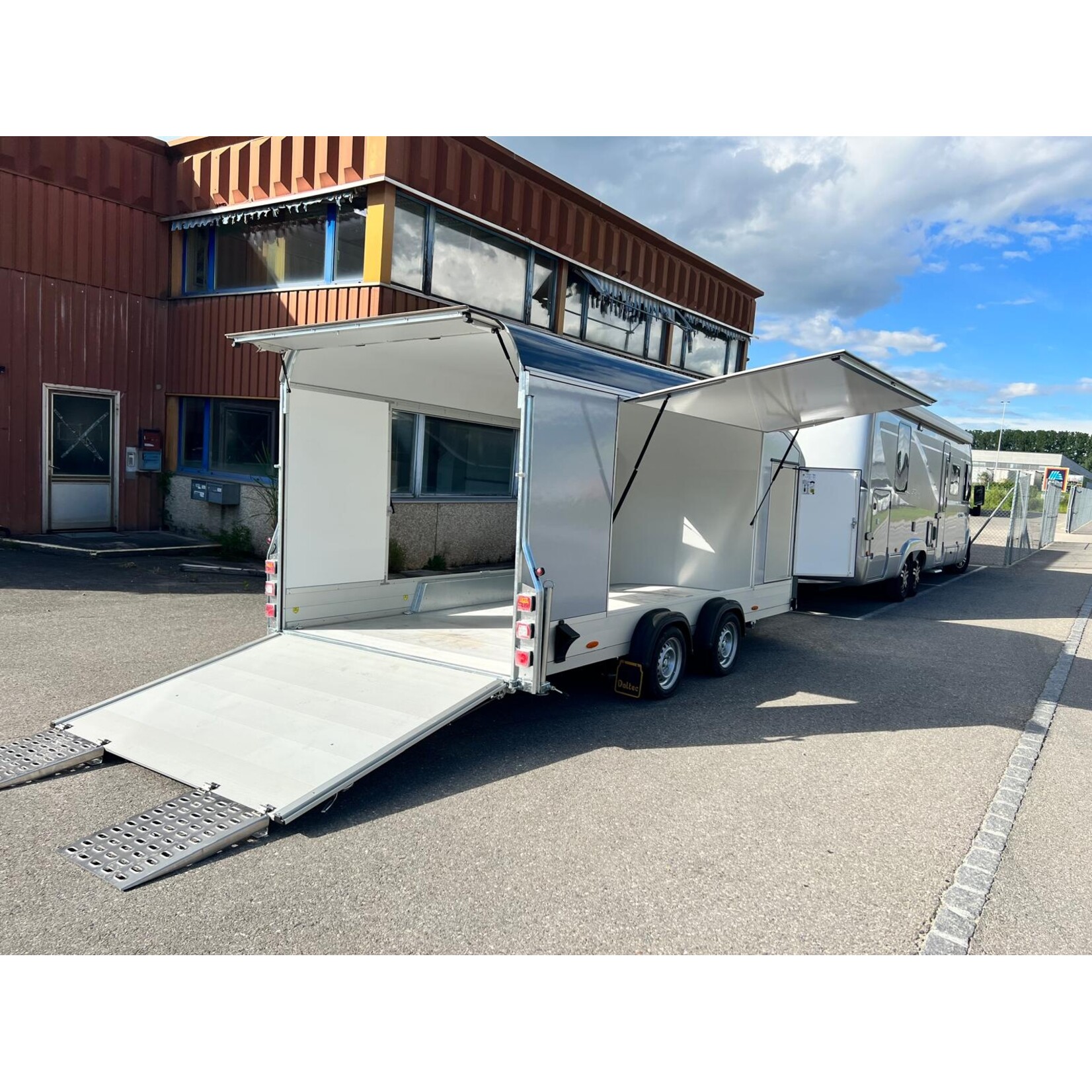 Debon Debon Roadster C1000 Zweiachsiger Kofferanhänger