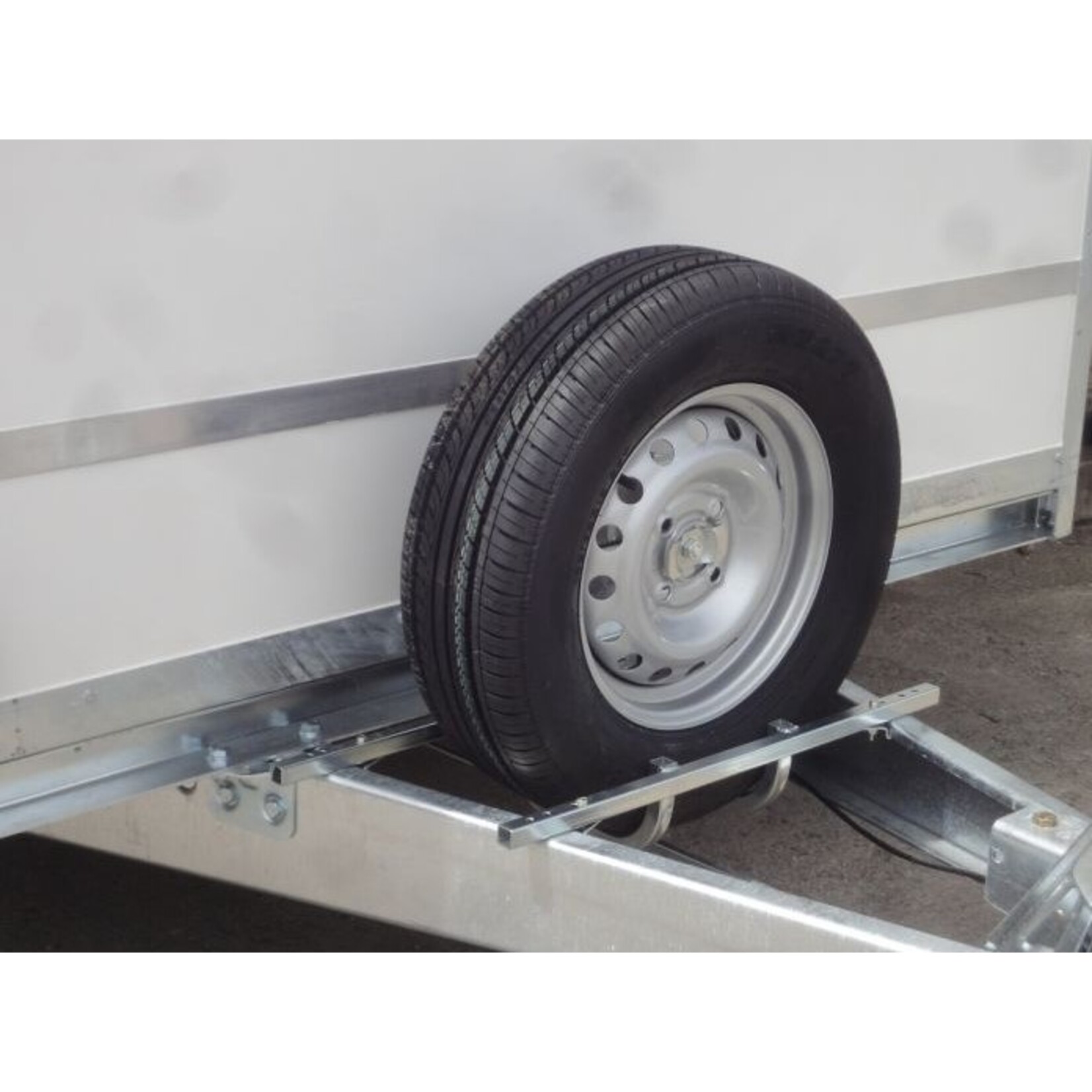 NIEWIADÒW F7520D HK – Kofferanhänger 750kg