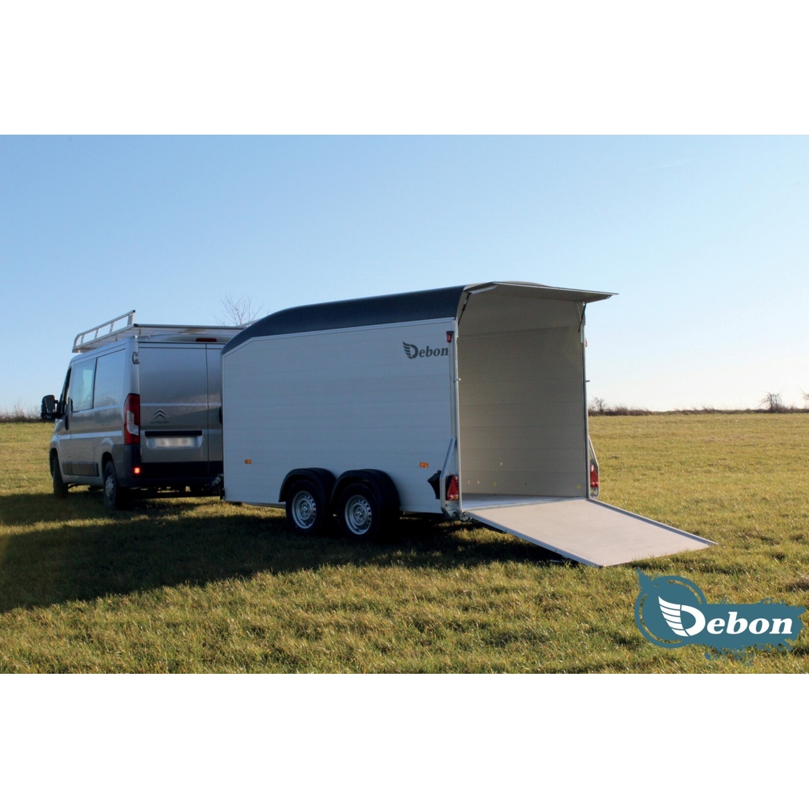 Debon Debon Roadster 700 – Doppelachsiger Kofferanhänger