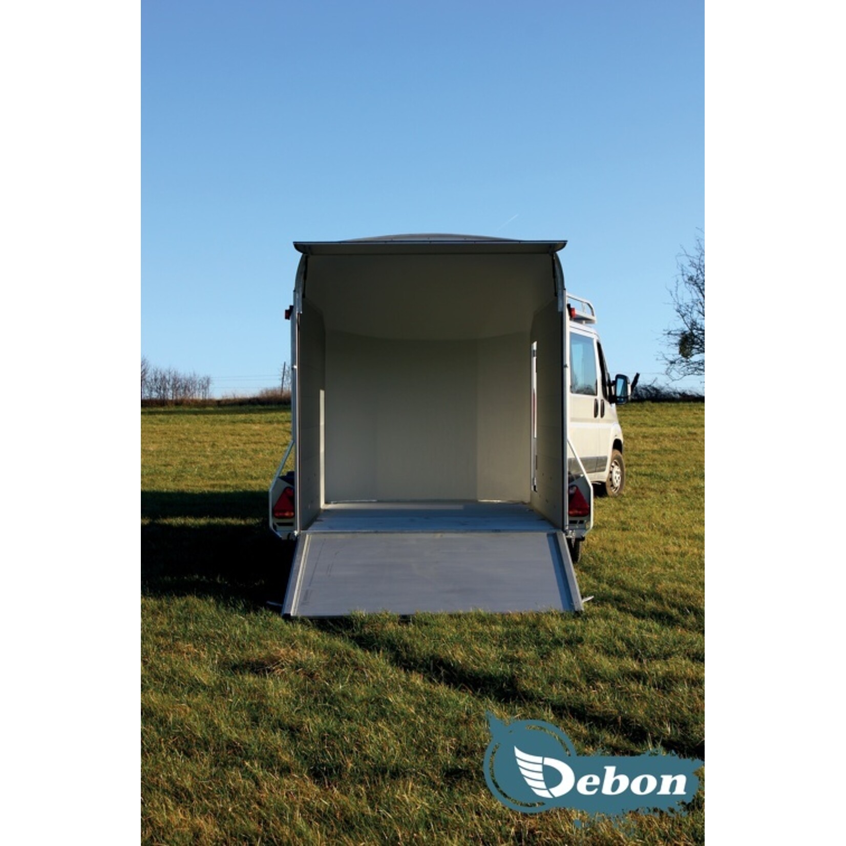 Debon Debon Roadster 700 Remorque fourgon à deux essieux