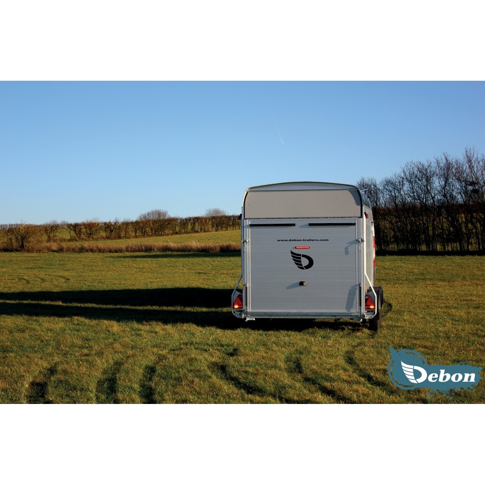 Debon Debon Roadster 700 Remorque fourgon à deux essieux