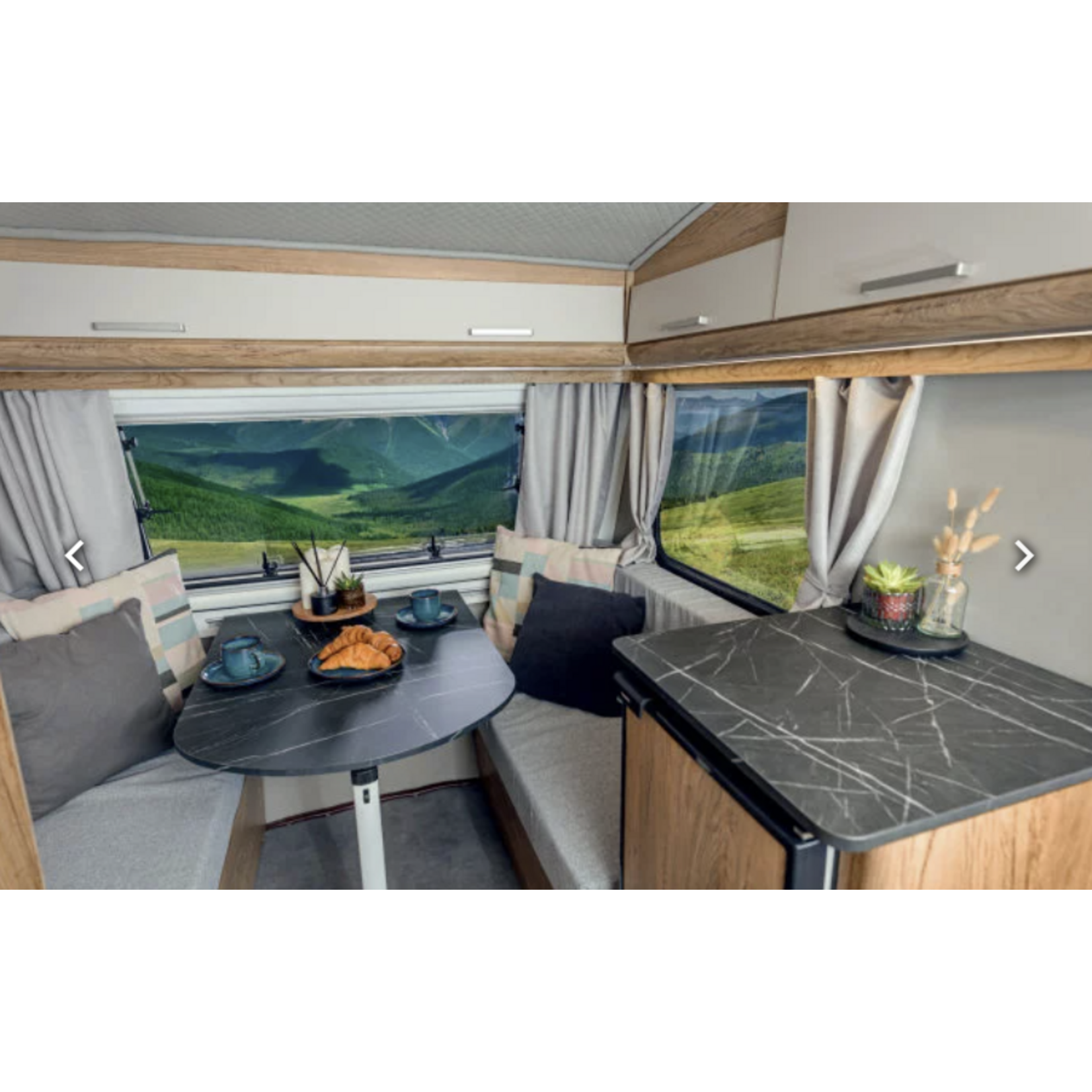 NIEWIADÒW Caravane compacte Niewiadów N126 NT en GFK avec douche et cuisine
