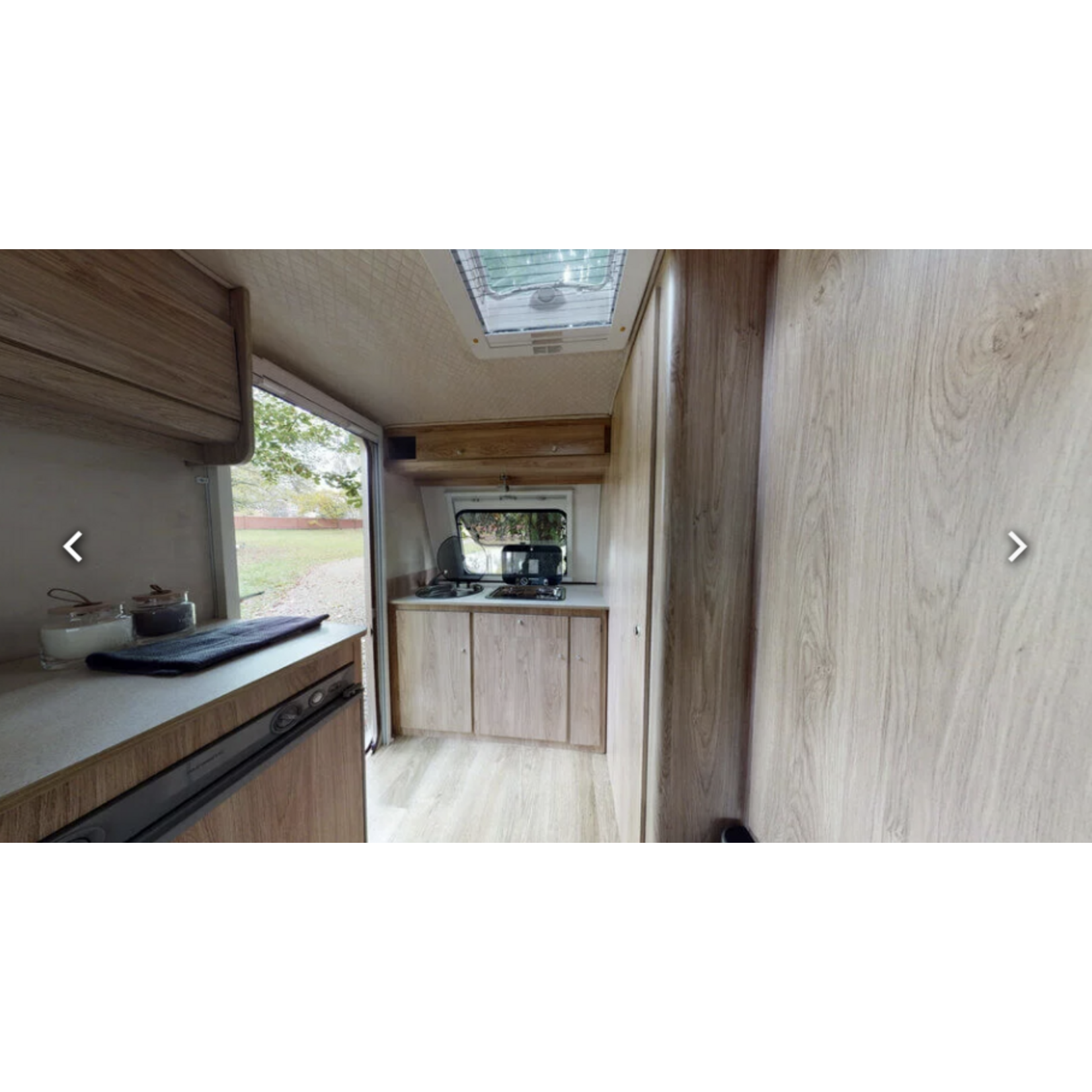 NIEWIADÒW Caravane compacte Niewiadów N126 NT en GFK avec douche et cuisine