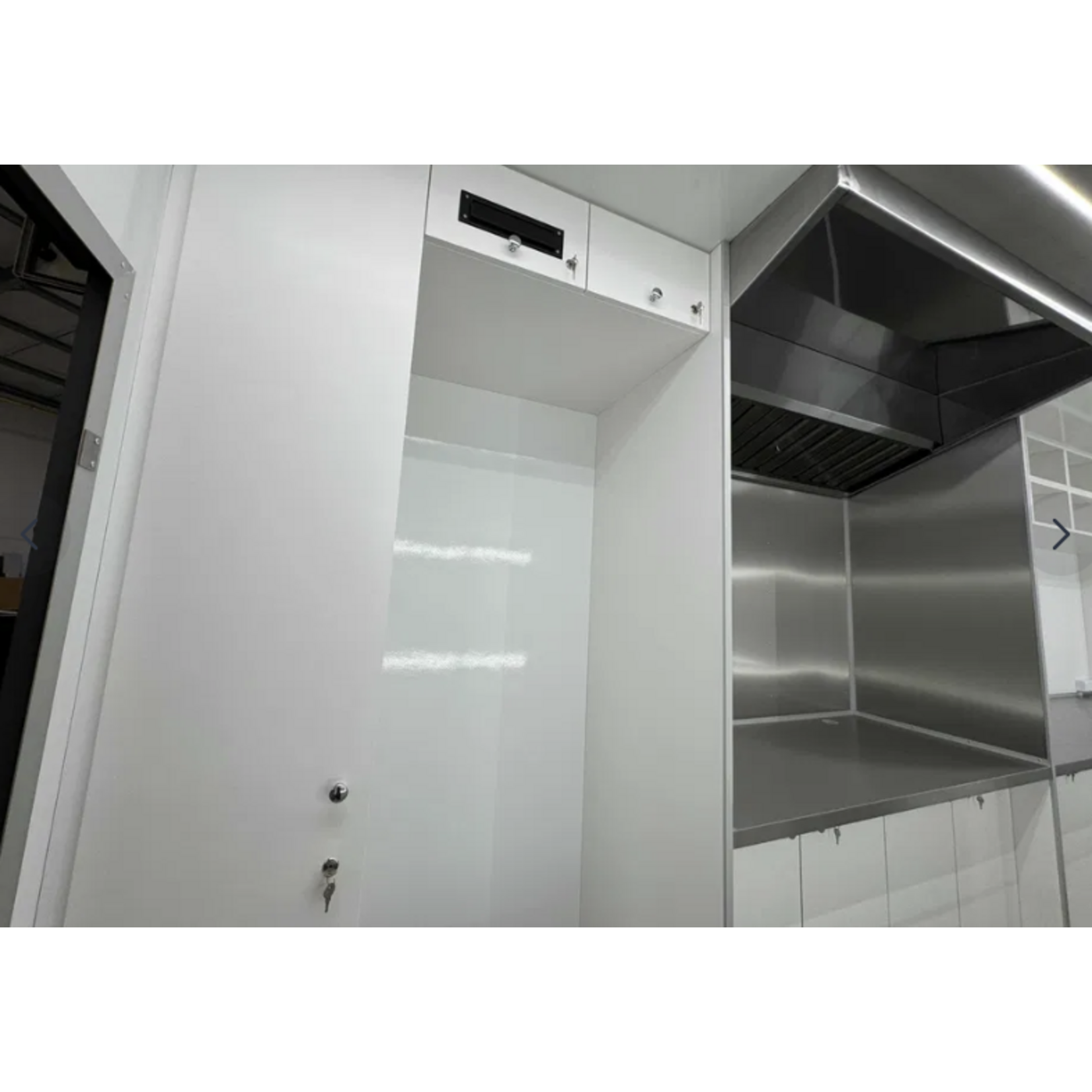 NIEWIADÒW Professioneller Burger Foodtrailer Niewiadow 5,2 M