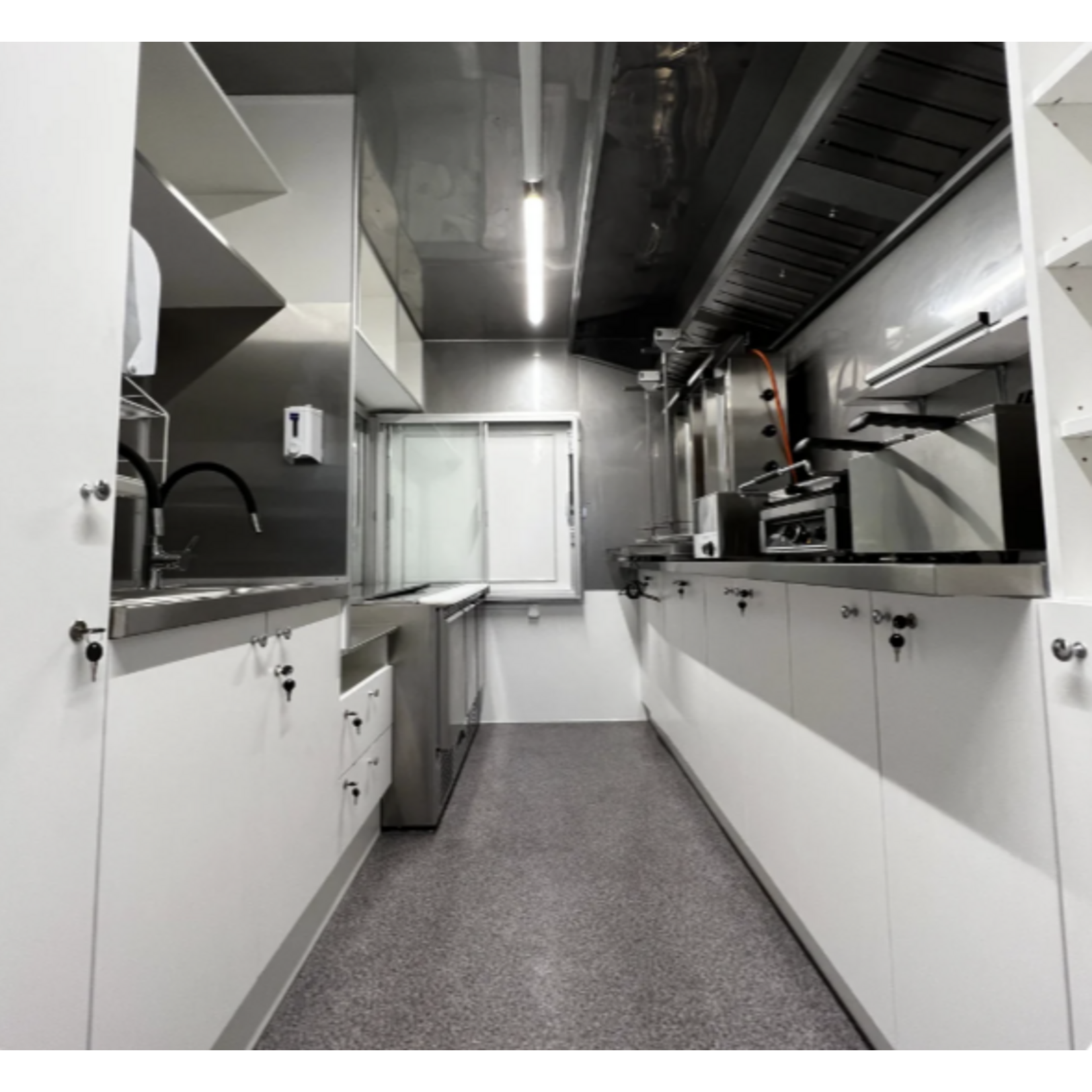 NIEWIADÒW Remorque Foodtruck Döner Kebab Niewiadow 5,2 M