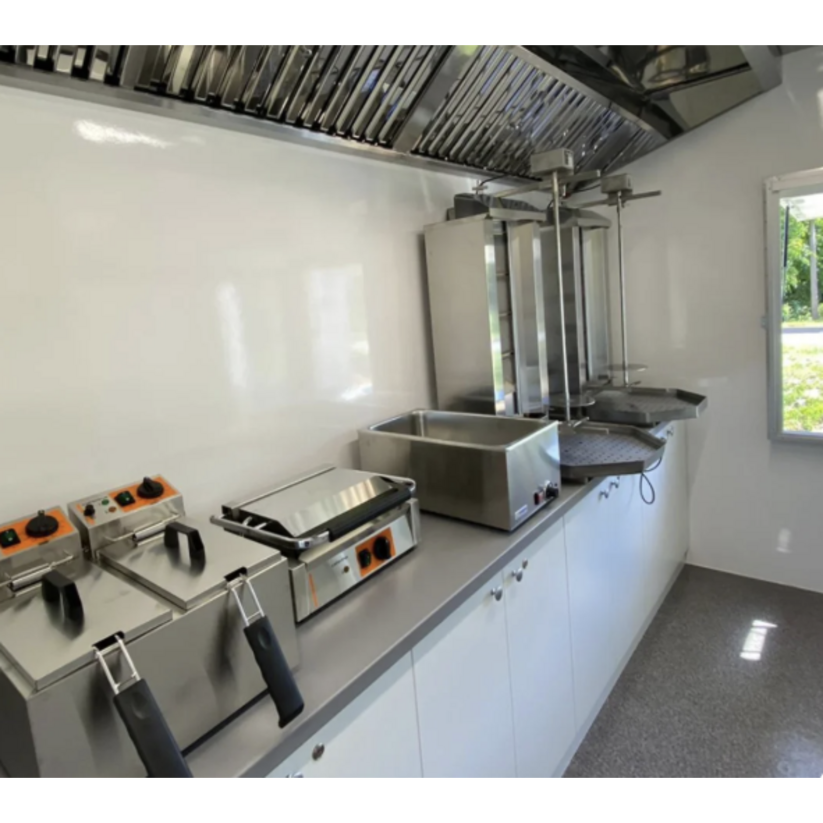 NIEWIADÒW Remorque Foodtruck Döner Kebab Niewiadow 5,2 M