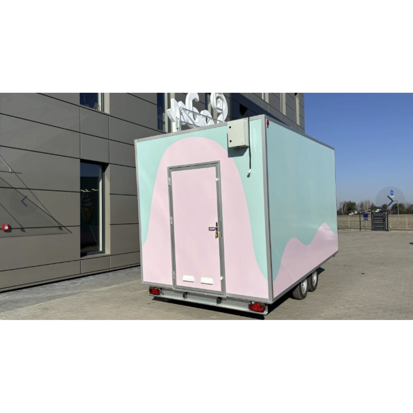 NIEWIADÒW Remorque Magasin ARTISANAL ICE CREAM + SOFT SERVE 4,2 M