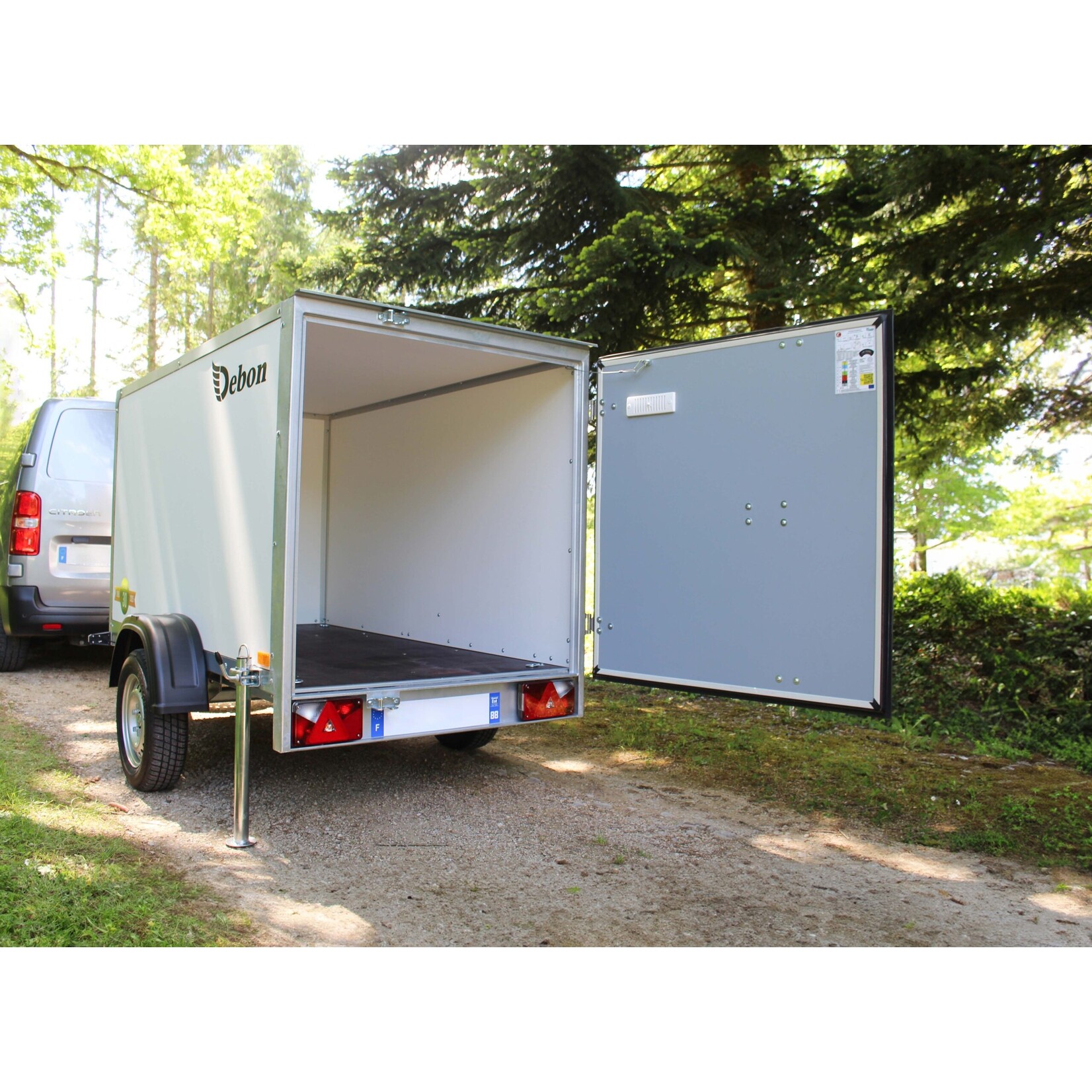 Debon Daltec C220 Kofferanhänger