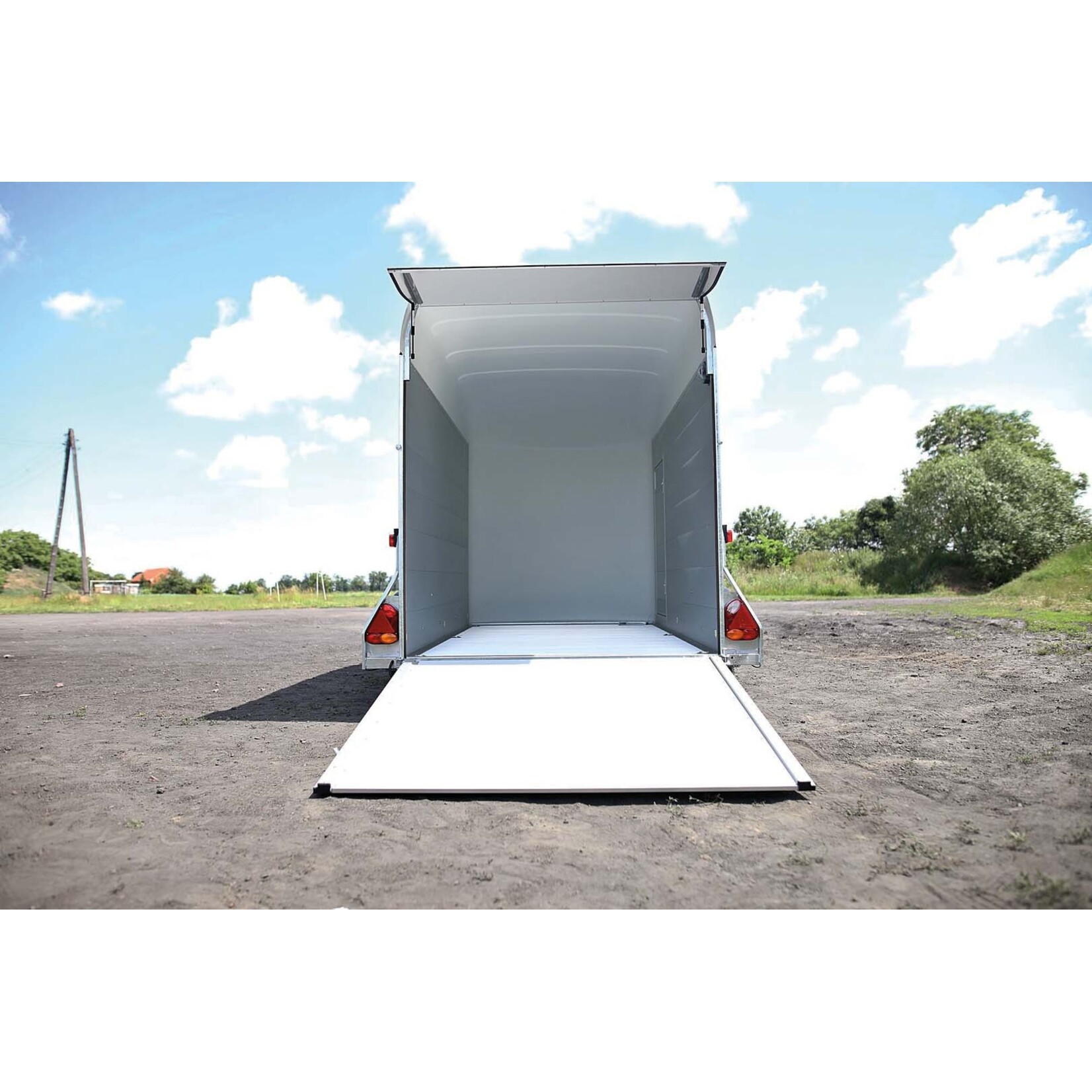 Debon Debon C500 – Remorque fourgon
