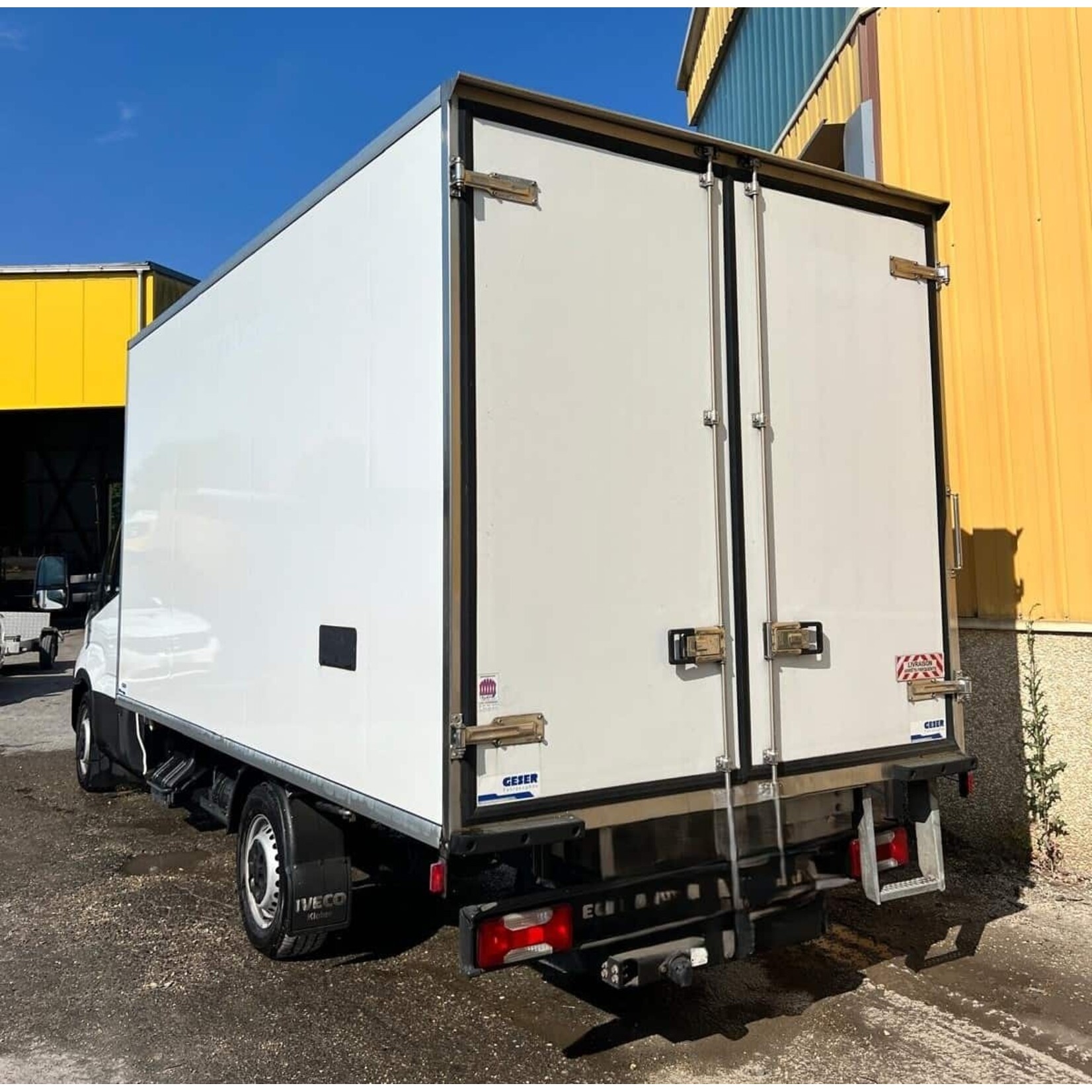 Gebrauchter Iveco 35 S 14 Kühlfahrzeug mit Fahr- und Standkühlung
