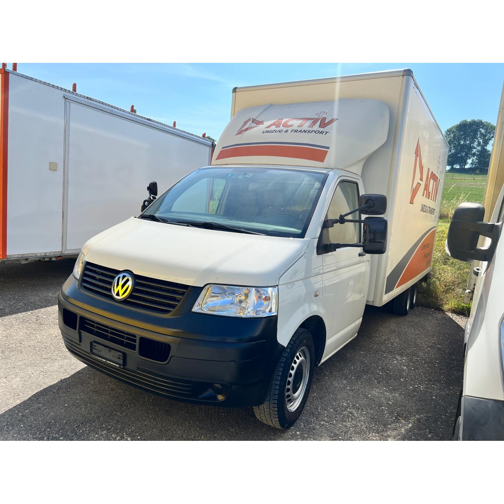 VW T5 Baldinger Möbelwagen mit Hebebühne