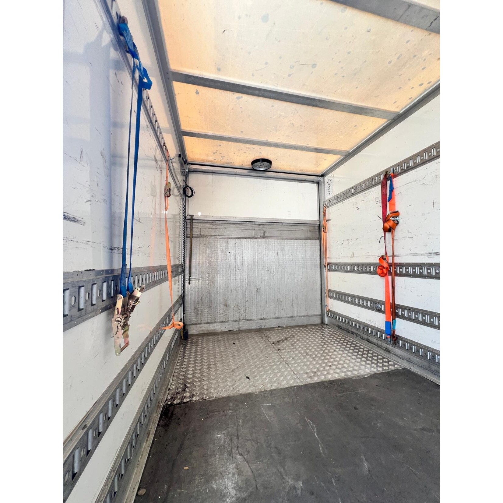 VW T5 Baldinger Möbelwagen mit Hebebühne