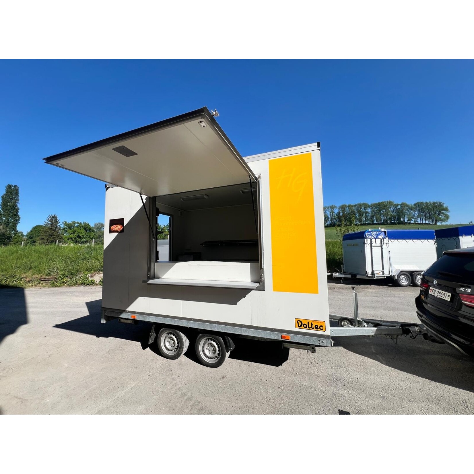 Gebrauchter Vezeko Pizza-Foodtruck, Baujahr 2022 – sofort einsatzbereit
