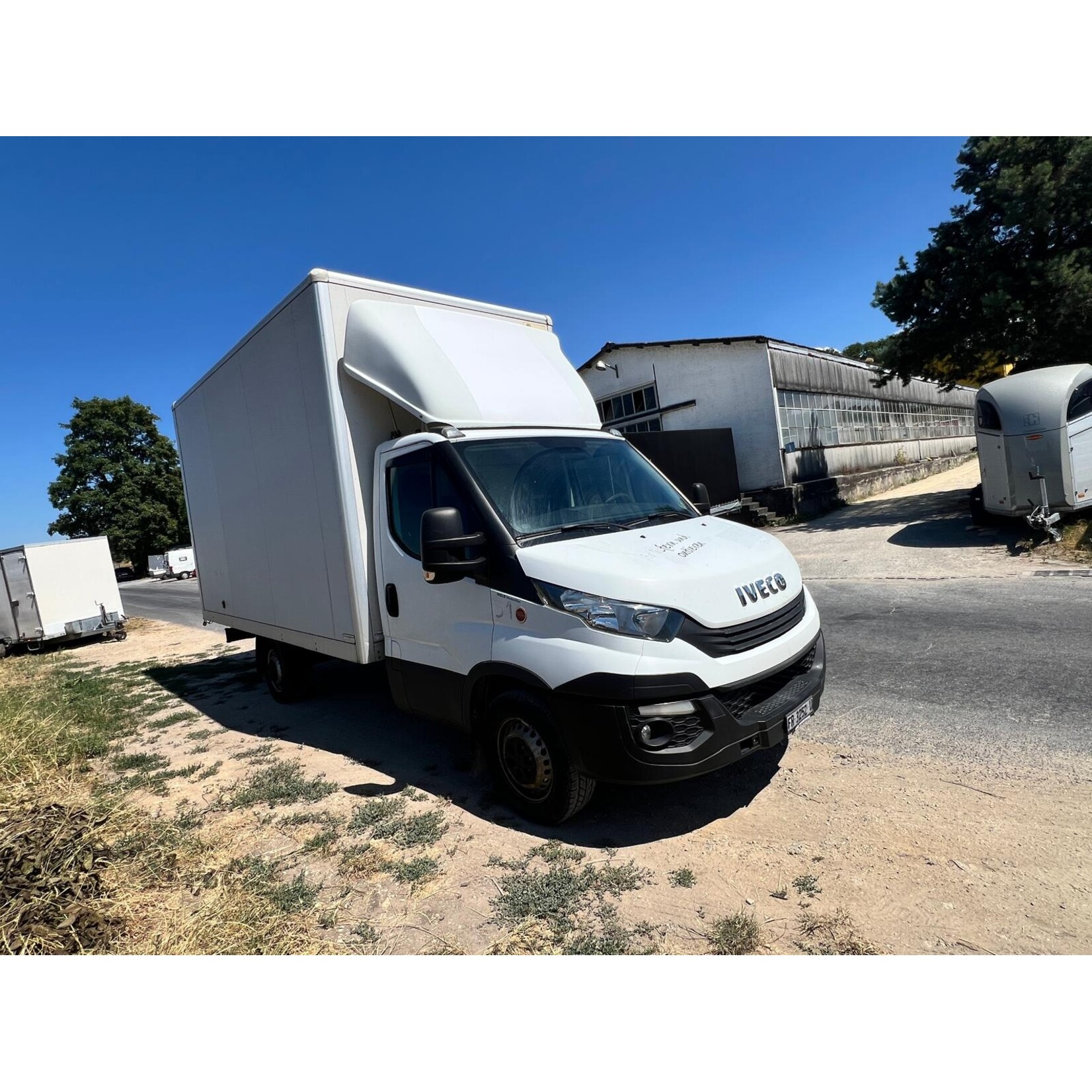 Camion de déménagement Iveco Turbo Daily 35S16