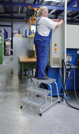 Roossien Verrijdbare plateautrap, 3 staal roostertreden