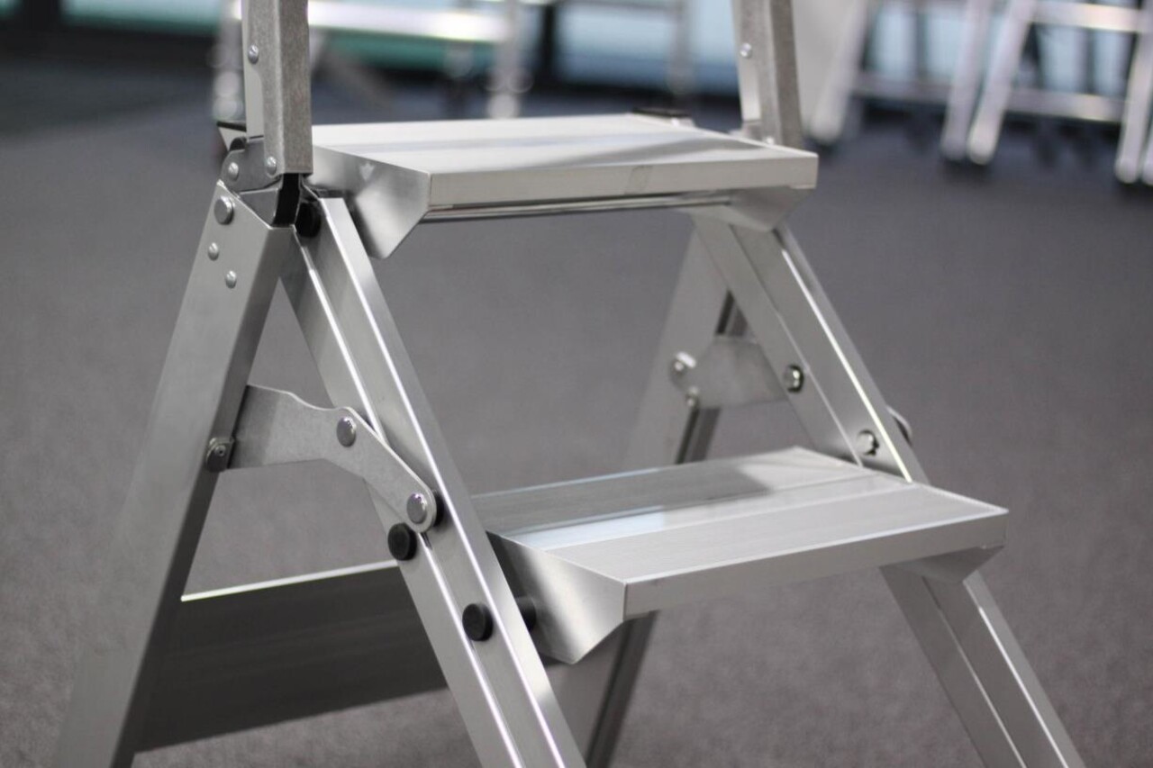 Roossien Enkele klaptrap, 4 treden en steunbeugel