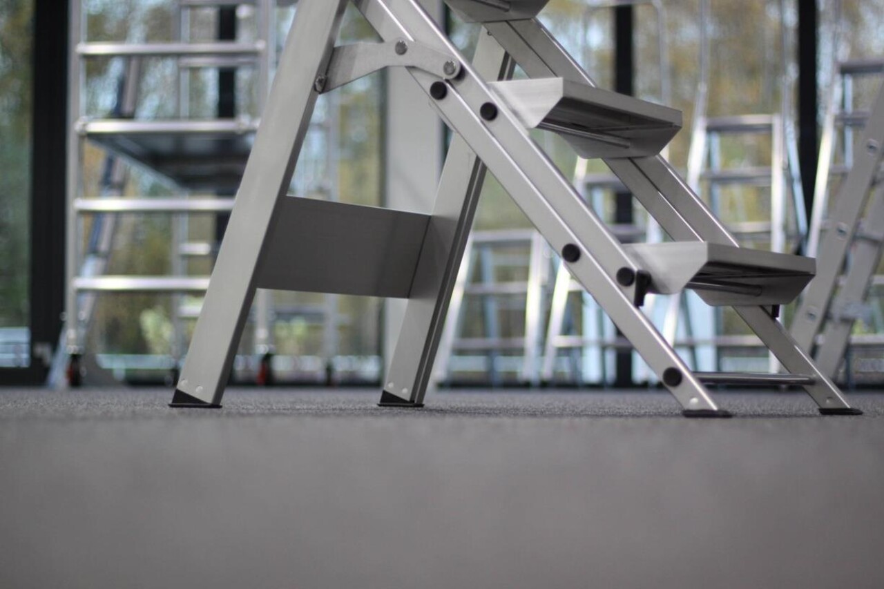 Roossien Enkele klaptrap, 5 treden en steunbeugel