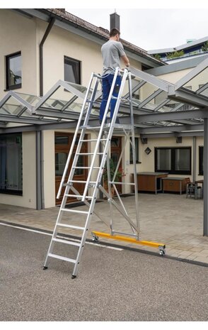 Roossien Platformtrap 7 treden, vouwbaar, verrijdbaar