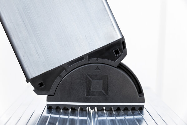 Roossien Aluminium enkele ladder, 24 sporten met Nivello-stabilisatiebalk