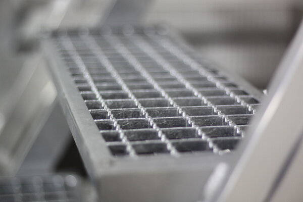 Roossien Plateautrap, 4 roostertreden