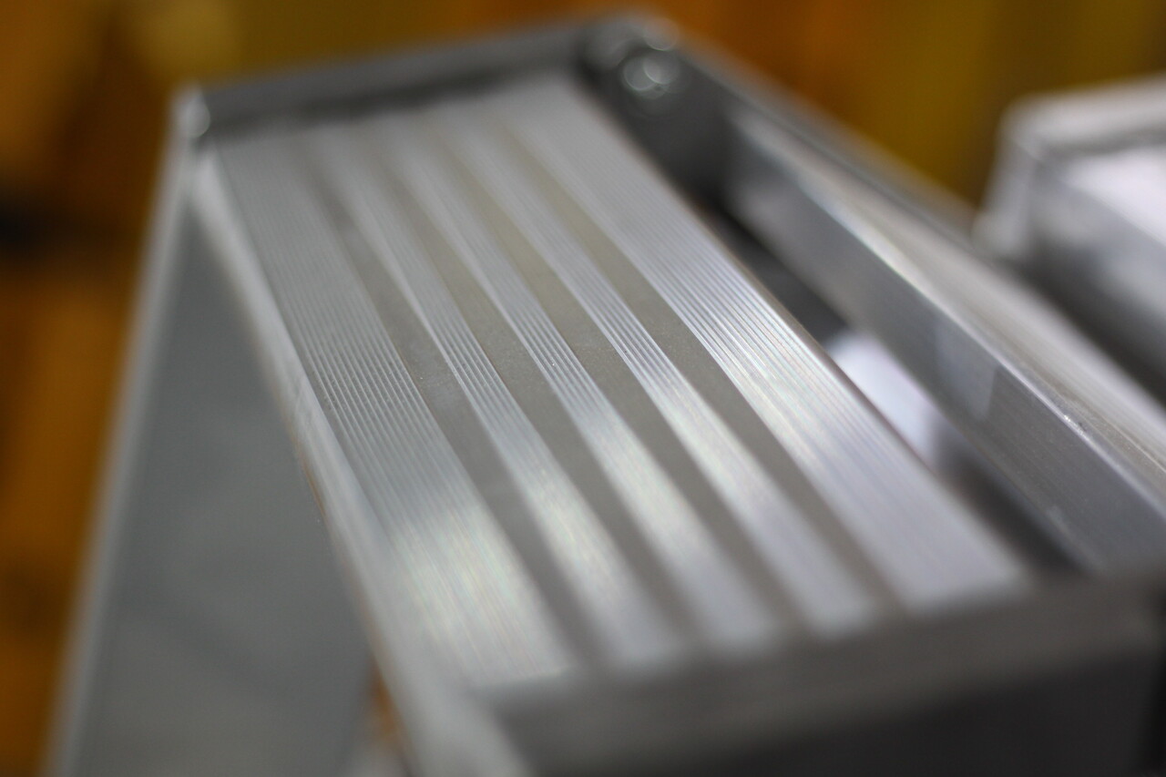 Munk Aluminium dubbele trap, 2x9 treden, verrijdbaar Munk Aluminium dubbele trap, 2x9 treden, verrijdbaar
