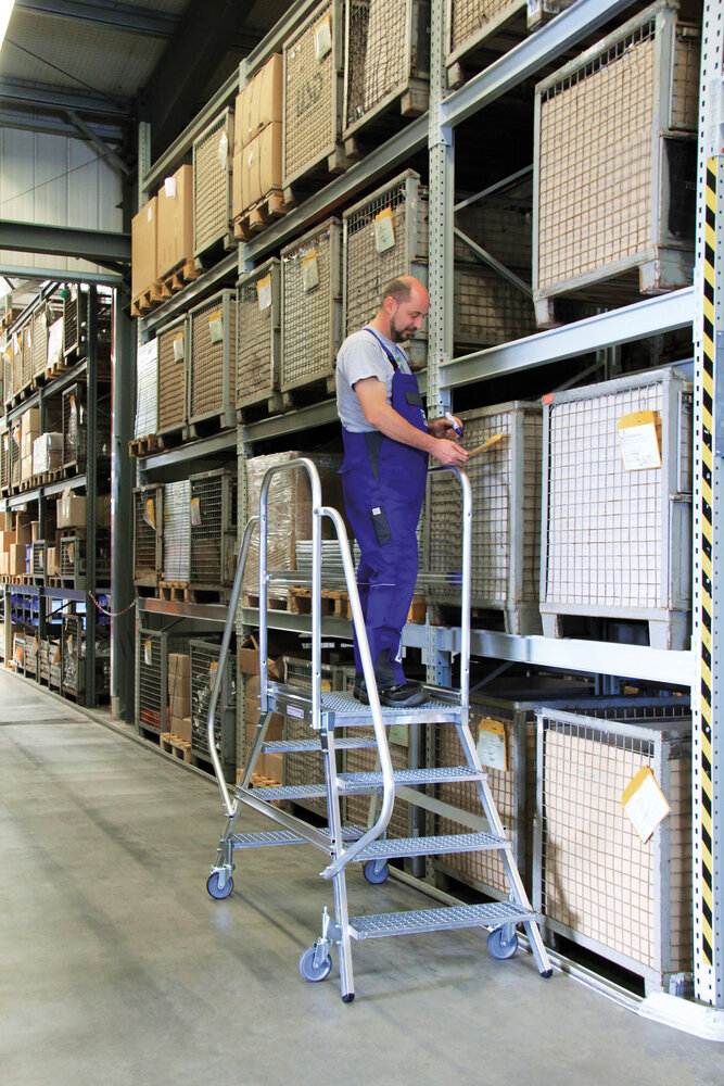 Munk Aluminium dubbele bordestrap met 2x5 stalen treden Munk Aluminium dubbele bordestrap met 2x5 stalen treden