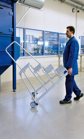 Munk Verrijdbare plateautrap, 4 staal roostertreden Munk Verrijdbare plateautrap, 4 staal roostertreden