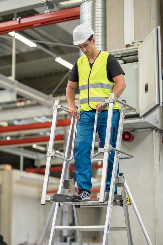 Munk FlexxStep, verrijdbaar, 6 sporten Munk FlexxStep, verrijdbaar, 6 sporten