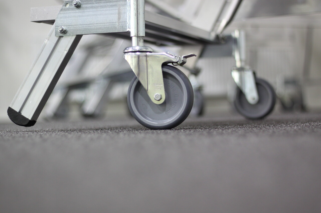 Munk Aluminium dubbele bordestrap met 2x5 stalen treden Munk Aluminium dubbele bordestrap met 2x5 stalen treden