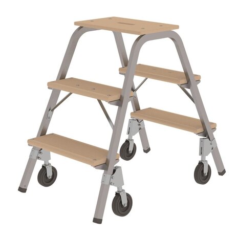 Roossien Stalen opstap met 3 houten treden, bokwielen en drukveer rem