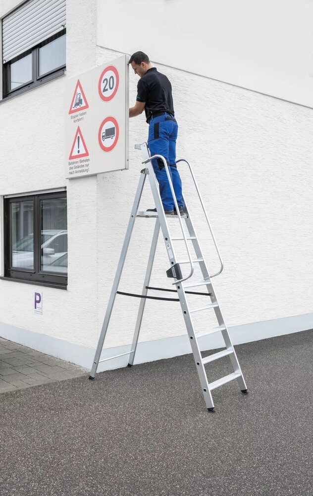 Munk Platformtrap, 7 treden met leuning Munk Platformtrap, 7 treden met leuning