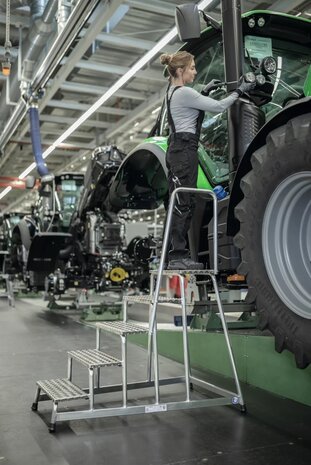 Roossien Aluminium plateautrap, 5 treden met handleuning