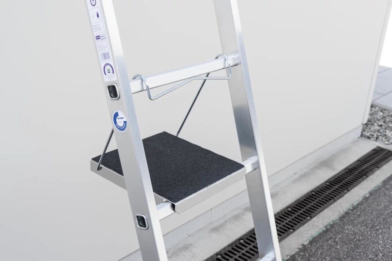 Munk Inhangtrede voor ladder Munk Inhangtrede voor ladder