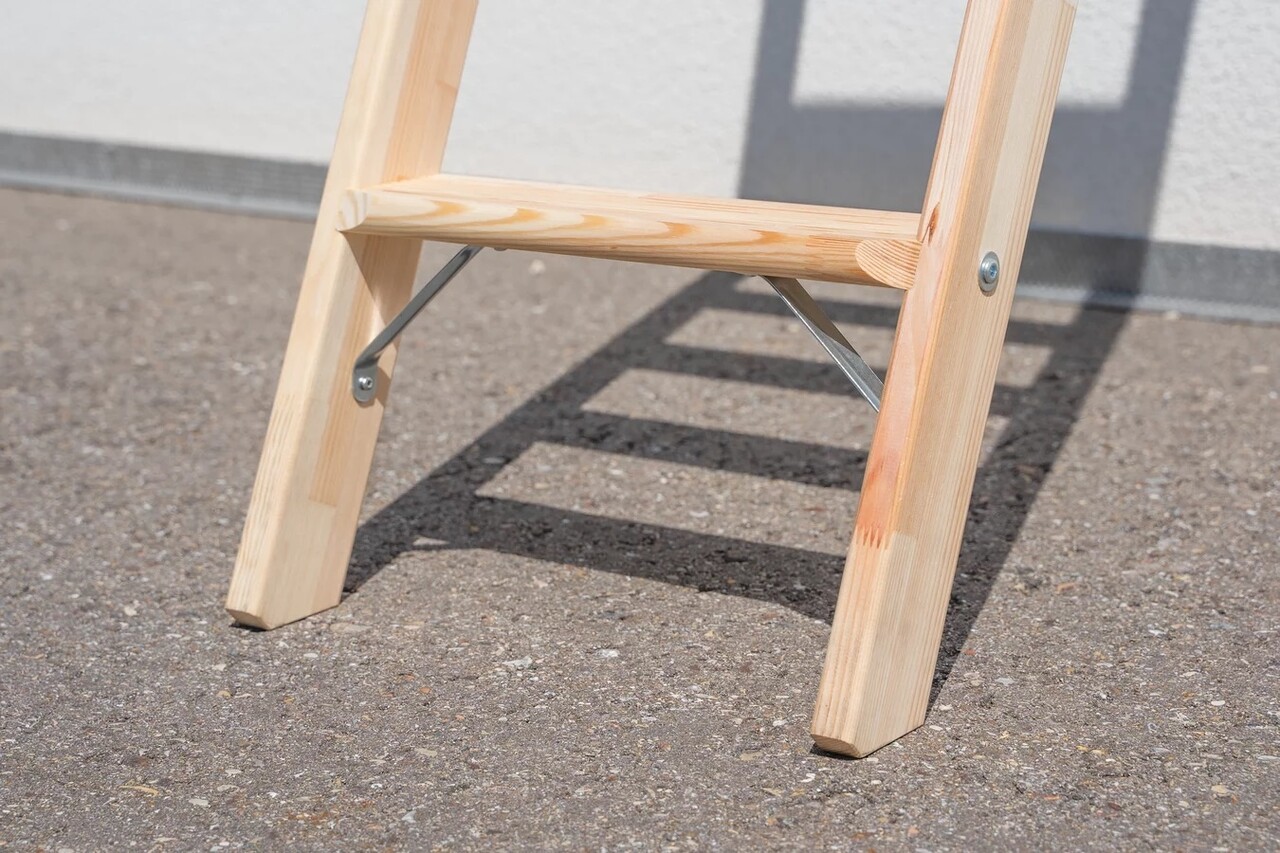 Roossien Houten enkele trapladder, 12 treden met stabilisatiebalk