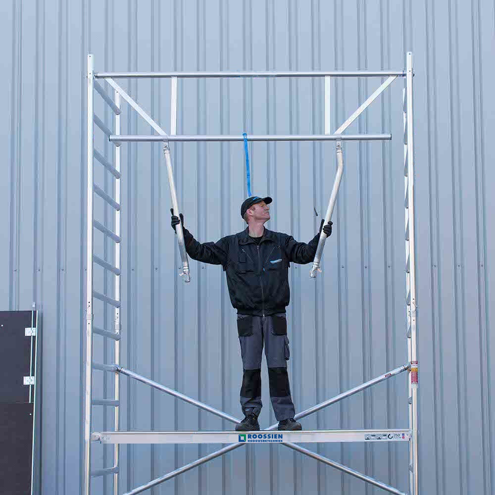 Roossien Rolsteiger compleet 1350x2500 — 10,2m werkhoogte Roossien Rolsteiger compleet 1350x2500 — 10,2m werkhoogte