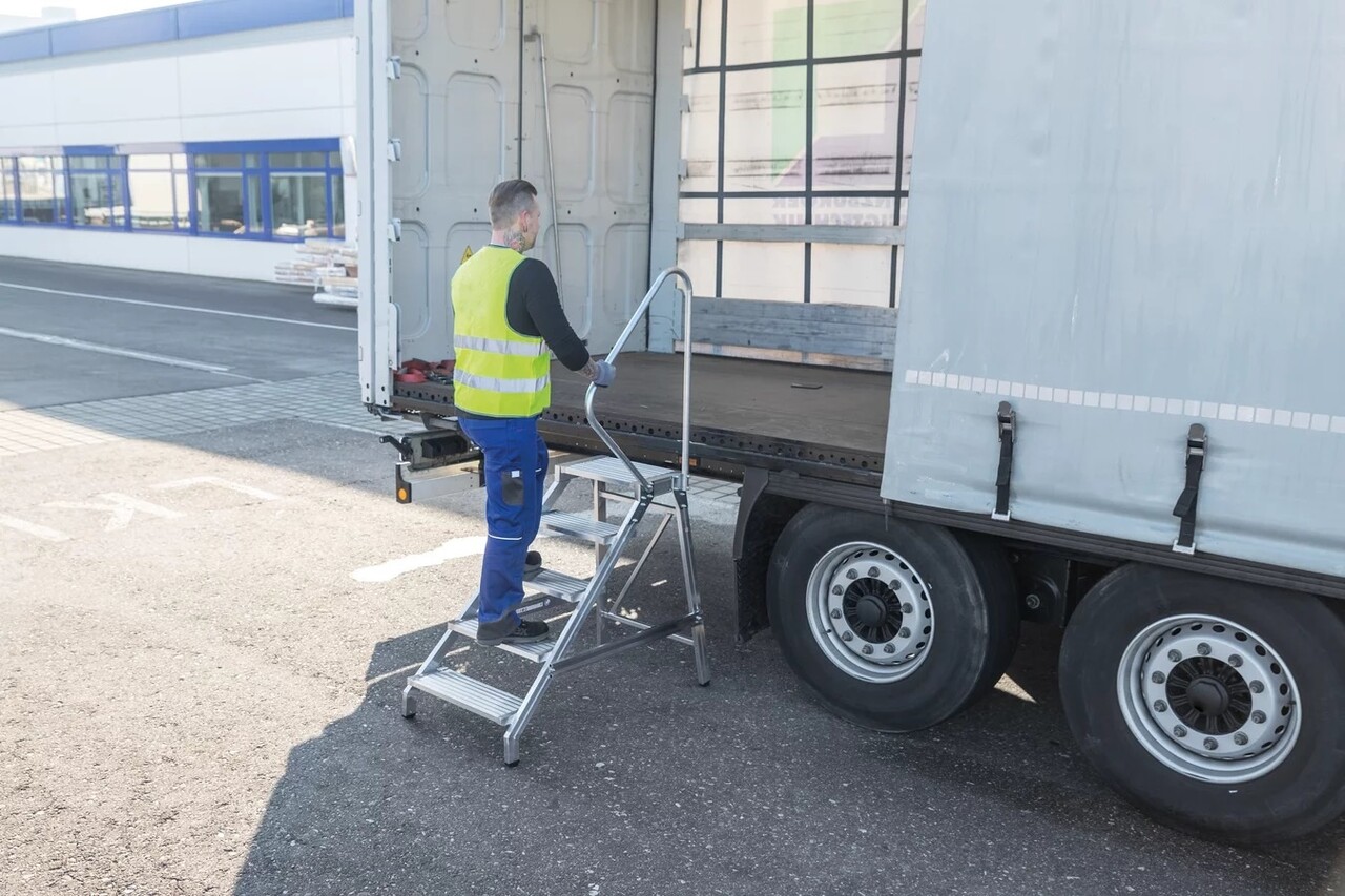 Munk Montagetrap, 2 aluminium treden, met leuning