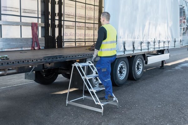 Roossien Plateautrap, 3 aluminium treden