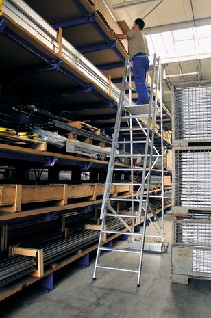 Roossien Verrijdbare bordestrap, 14 treden, klapbaar met smalle stabilisatiebalk