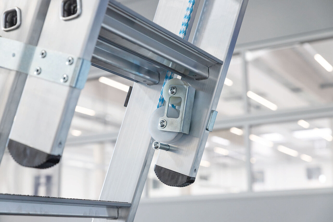 Munk 3-delige optrekladder, 3x18 sporten met Nivello stabilisatiebalk