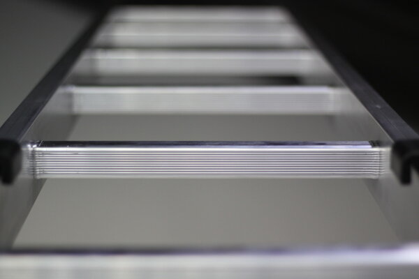 Roossien Aluminium enkele ladder, 18 sporten (350mm breed) Roossien Aluminium enkele ladder, 18 sporten (350mm breed)