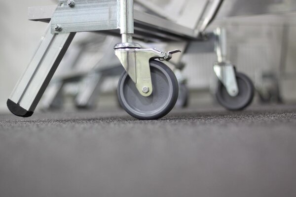 Roossien Aluminium verrijdbare bordestrap 5 treden met handgrepen (anti-slip R13 Korund)