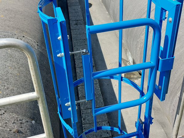 Munk Zelfsluitende deur voor kooiladder