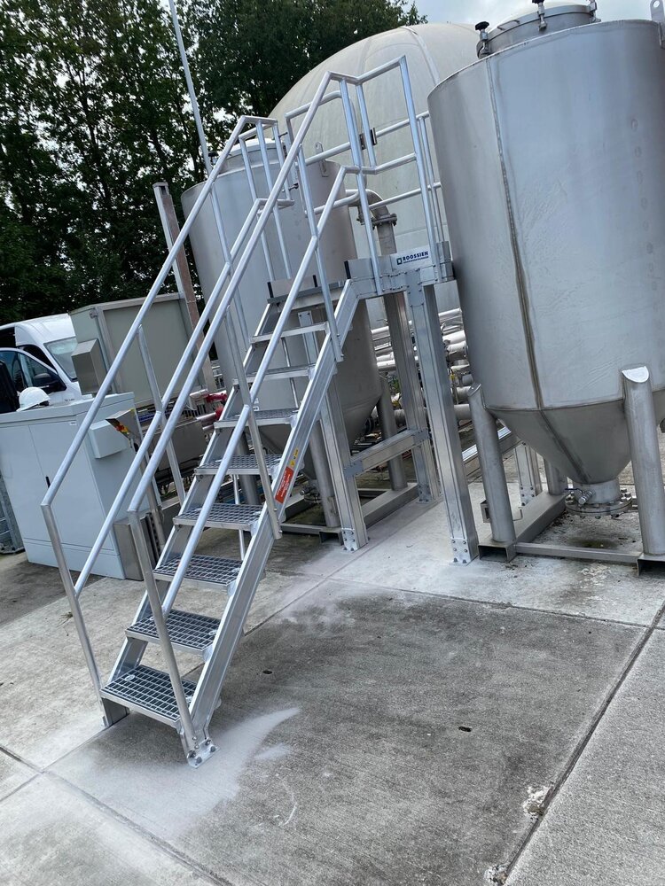 Munk Zelfsluitende deur voor kooiladder