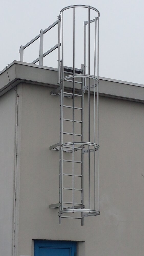 Roossien Kooiladder geschikt voor dakoverstek Roossien Kooiladder geschikt voor dakoverstek