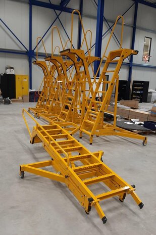 Roossien Yellow Aircraft ladder F-35 Lockheed Martin Lightning II
