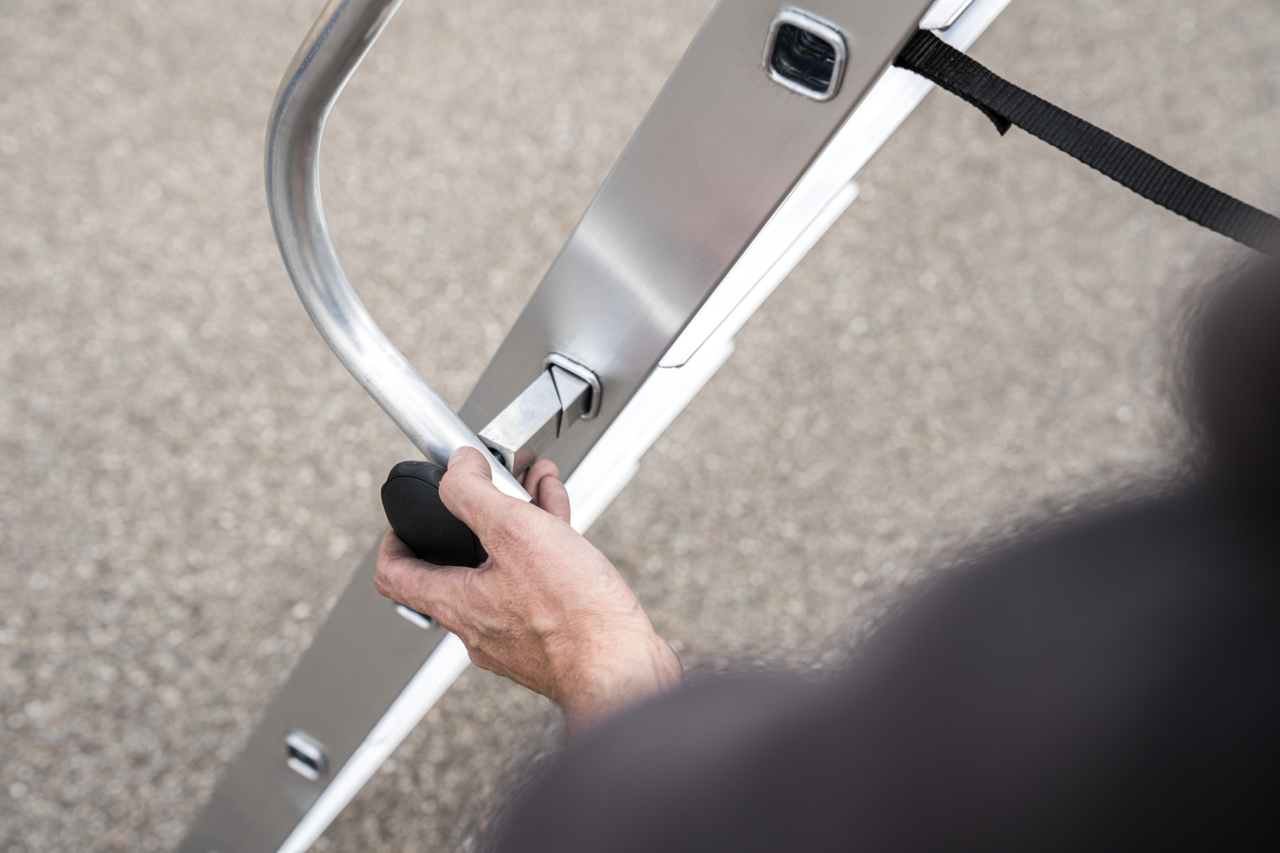 Munk Uitneembare handleuning 2.000 mm voor sport-/tredeafstand 235 mm Munk Uitneembare handleuning 2.000 mm voor sport-/tredeafstand 235 mm